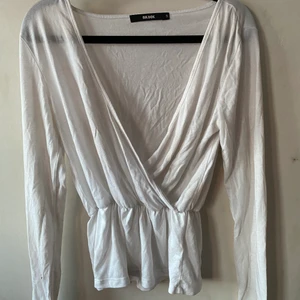 Topp från bikbok  - Haft den några gånger men slutat använda den så tänkte sälja istället 