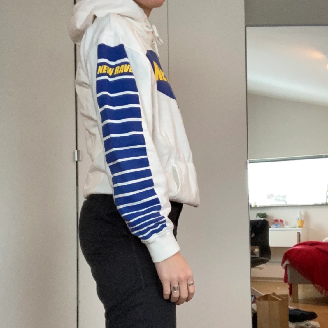 Vit hoodie m. Tryck - 90