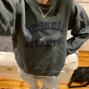 Grå/grön Sweatshirt  - Från Russell athletic