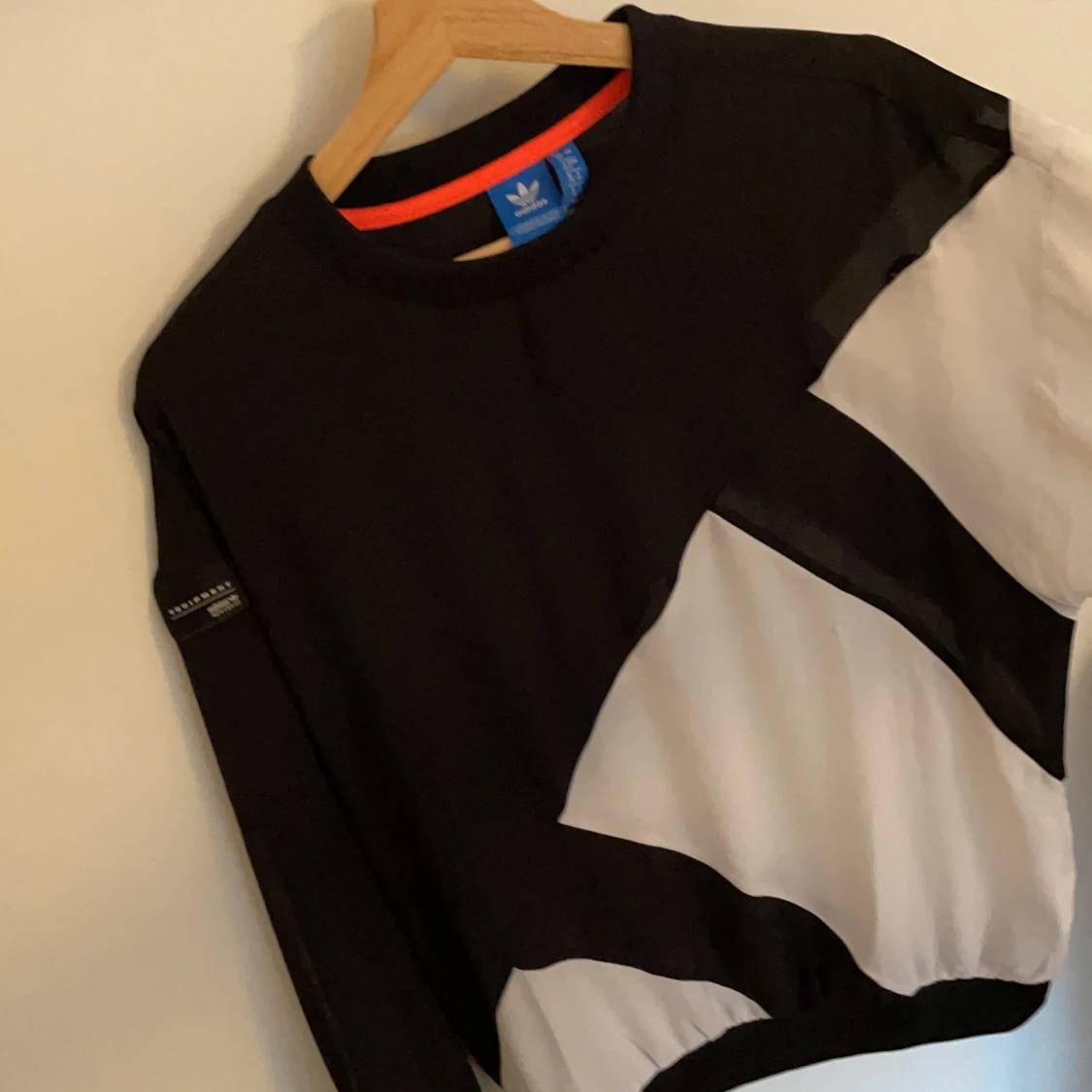 Adidas tröja i stl 38 (blus) - 90