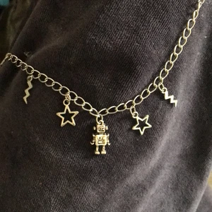 Halsband  - Fint och trendigt halsband 🌟