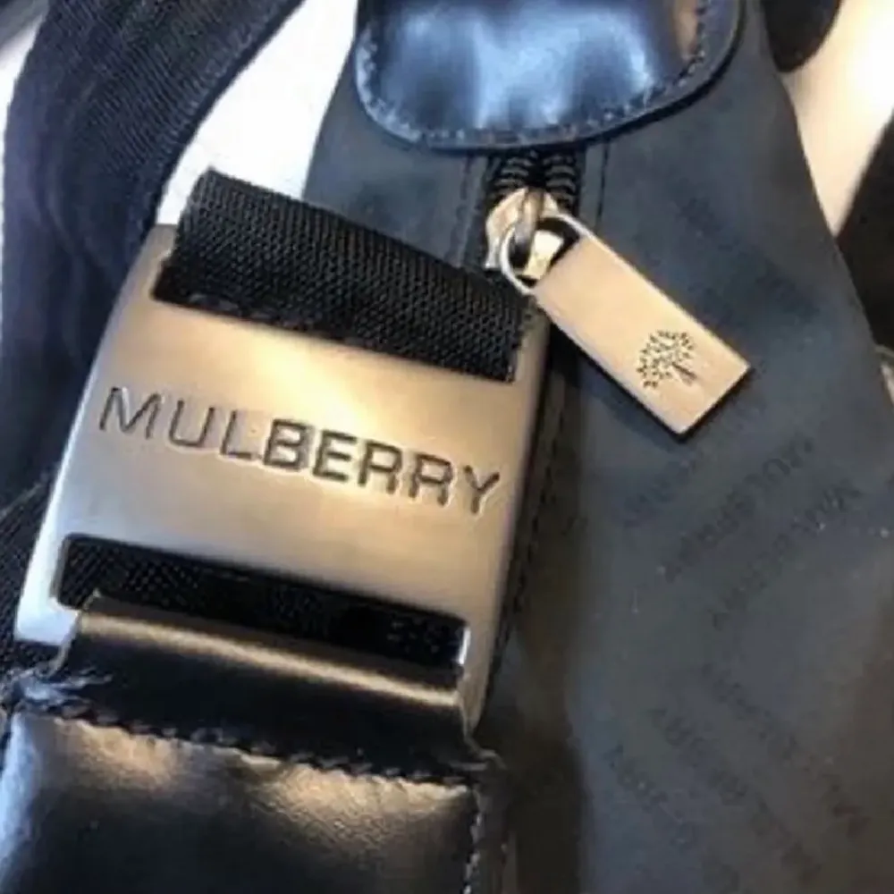 Mulberry väska kolla senaste 😩. Väskor.