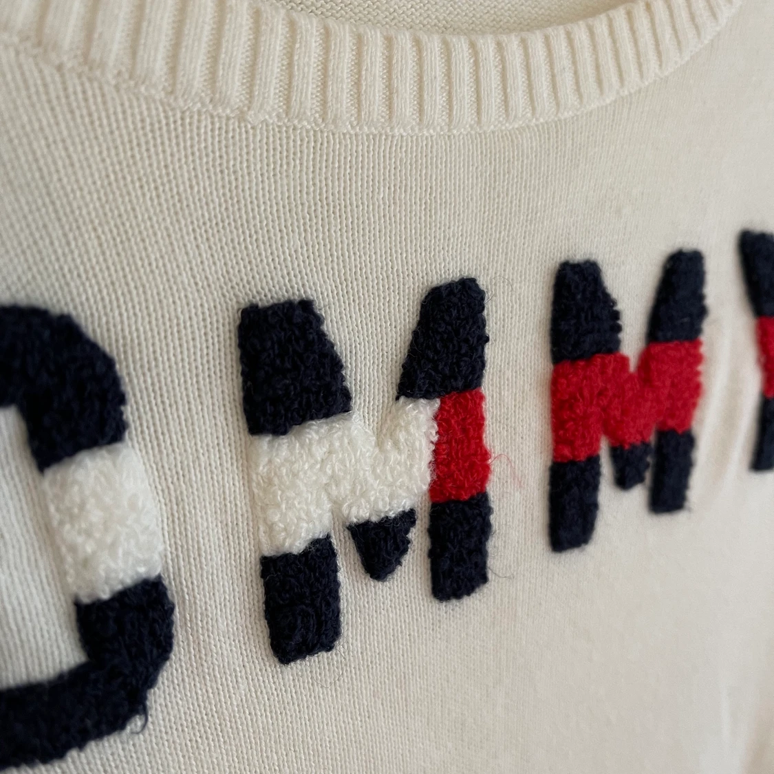 Tommy Hilfiger sweater - 90