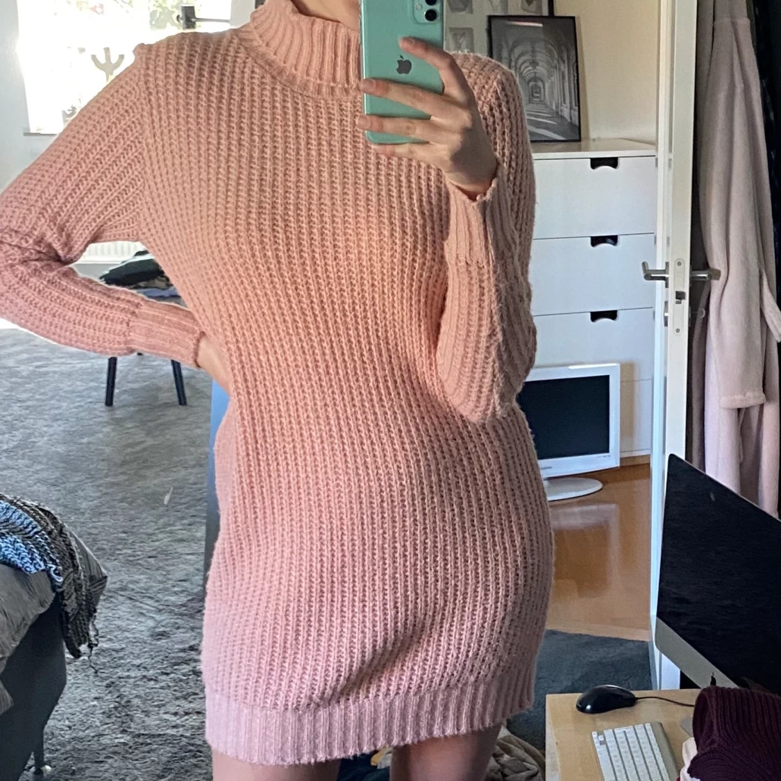 Ljusrosa stickad klänning