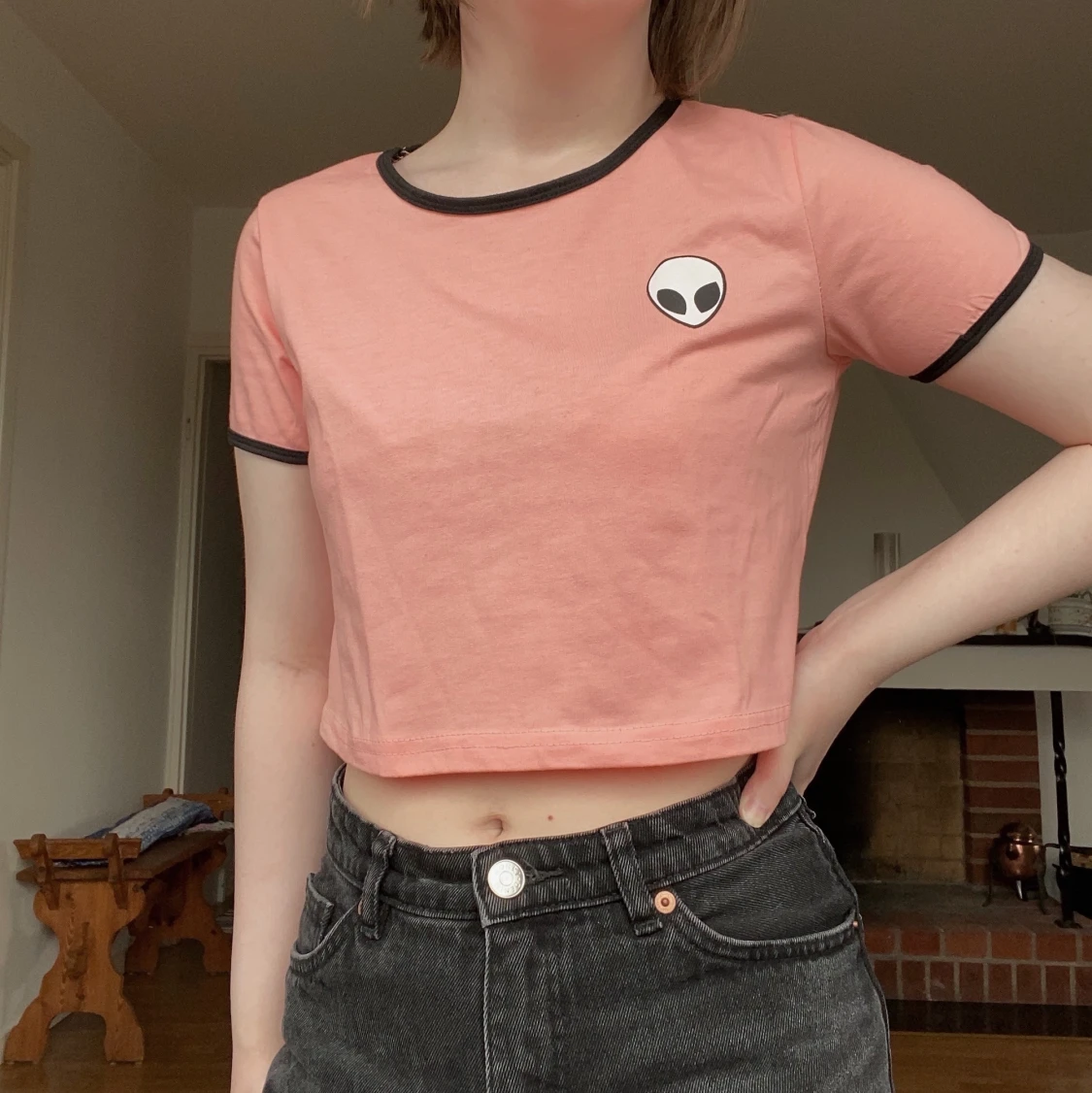 Rosa crop top med alien