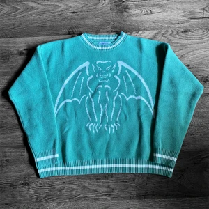 Heaven Can Wait Gargoyle Knit - Helt ny, slutsåld på två minuter. Passar som storlek L. Otroligt bra material och mjukt. Ej använd. För fler bilder kontakta mig eller bevis på köp 🙌💯