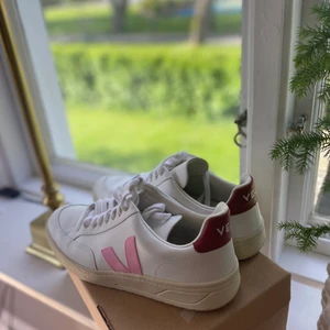 Veja skor  - Veja skor, knappt använda🌸