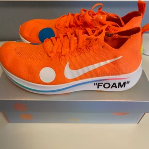 Off-white zoomfly  - Använda fåtal gånger kvitto finns StockX pris 300 dollar 