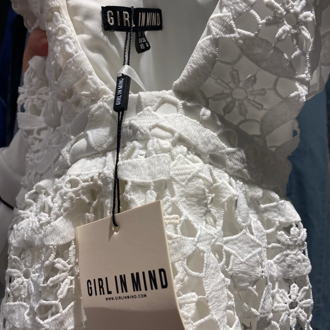 Oanvänd klänning från madlady  - 91