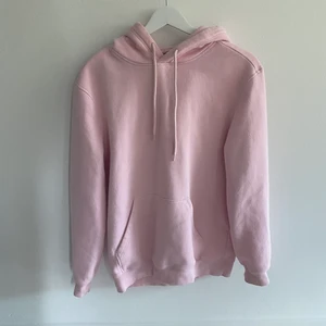 basic rosa hoodie - nice hoodie från hm, knappt använd💖💖 passar från XS-M