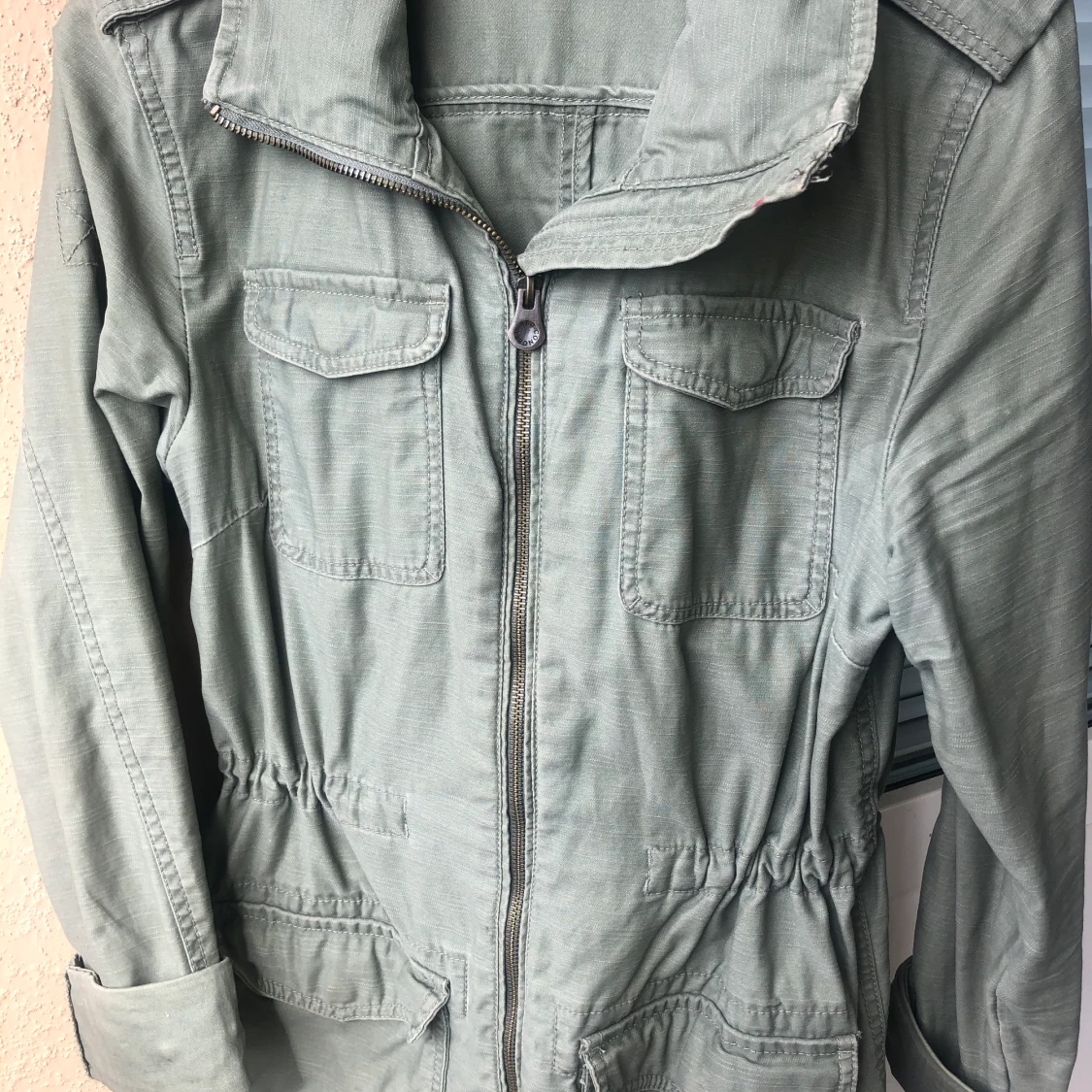 Divaided militärig jacka - 90