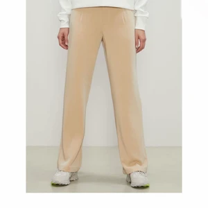 Kostymbyxor  - Svin snygga kostymbyxor ifrån BikBok. Använd 1 gång.