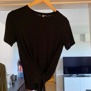 T-shirt Stl xs - T-shirt Stl xs. Nyskick från vero moda