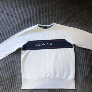 Gant hodie  - Hej säljer nu en gant hodie i väldigt bra pris!  Hodien är i storlek S i herr storlek. Pris 75. Skriv gärna om du är intresserad! 