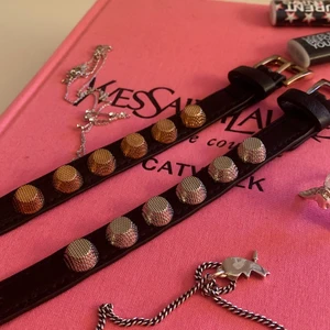 Balenciaga inspirerande armband  - Säljer dessa Balenciaga inspirerande armbanden i guld och silver😇 GULD SLUTSÅLD