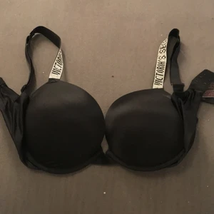 Victorias secret BH - Oanvänd, köpte den men gillade inte hur modellen satt på mig så jag säljer den nu