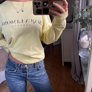 Aqua limone tröja - As fin Aqualimone tröja som jag älskar men tyvärr inte kommer till användning längre. Köptes för 1200kr