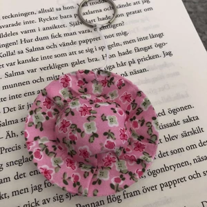 Nyckelring  - Fin nyckelring med motivet av en hatt❤️
