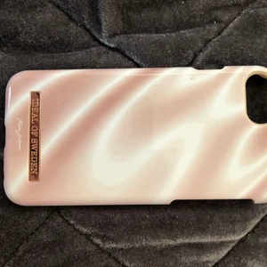 Therese Lindgren Telefonskal  - Therese Lindgren telefonskal från Ideal of Sweden! Använd. I toppen skick! 