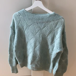 Stickad tröja  - Jätte mjuk stickad tröja i mohair!!  (Exklusive frakt)