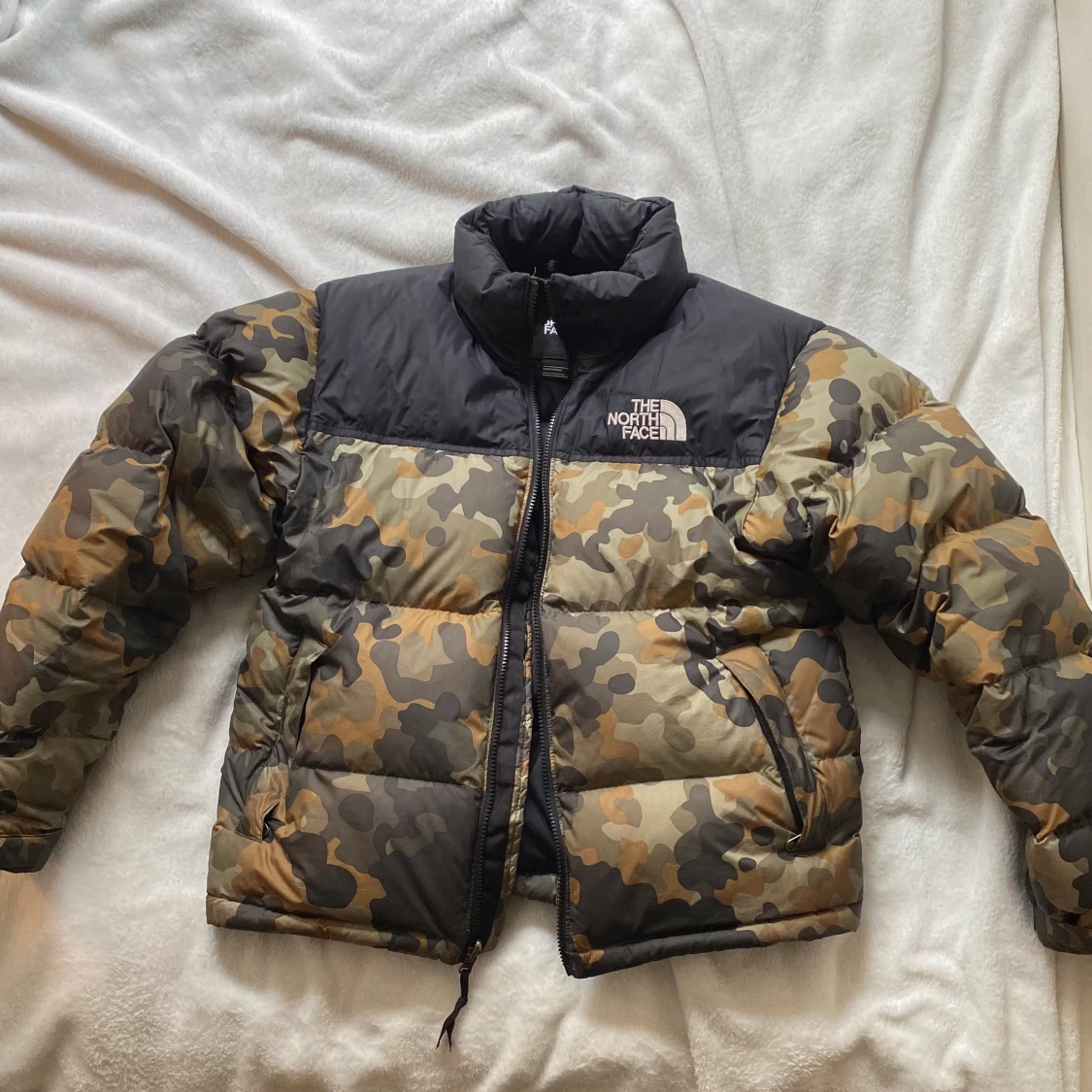 Kamouflerad North face jacka - 90