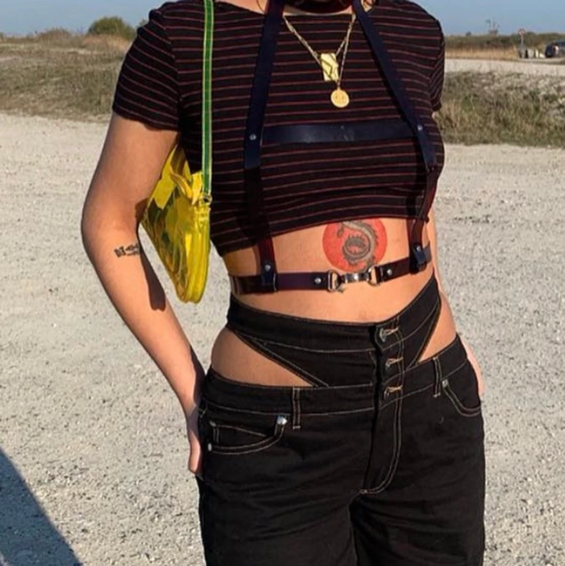 Cute cropped black tshirt