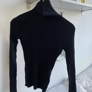 Bikbok svart stretchig topp  - Aldrig använd