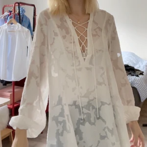 Klänning från H&M  - Cool klänning med lite cowboyvibe från H&M