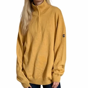 Höstig myströja - Perfekt lite oversized tröja för höstmyset. Modellen är 174cm och storlek XS. Skriv om funderingar 💕