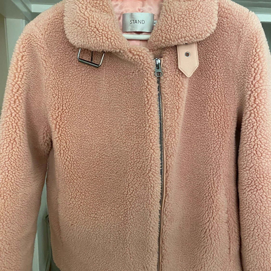 Oanvänd STAND jacka  - 90