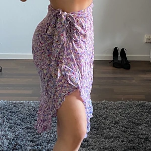 Kjol💗 - Lång blommig kjol från shein, knappt använd. Frakt tillkommer. 