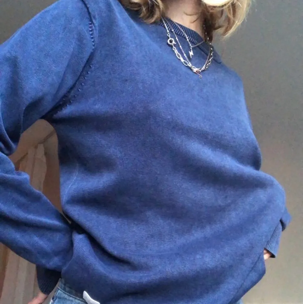 Asssnygg sweatshirt som jag köpt ifrån second hand! Så himla skön och älskar färgen!💙. Hoodies.