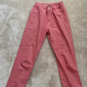 Brandy Melville - Röd-vit-rutiga byxor från Brandy Melville. Strl XS-S. Priset går att diskuteras🌸🌸