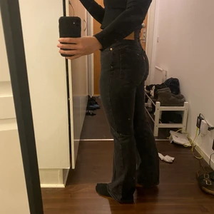 Levi’s jeans  - Köpta från Nelly för 1199 nypris, super skick. Men säljer för att de blivit för stora:((💕💕🤩