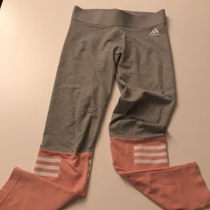 Adidas byxor - Adidas leggings stl s