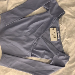 NA KD Topp  - Off shoulder tröja från NAKD.  