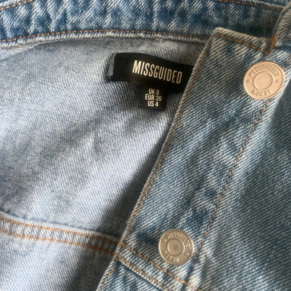 Ljusblå jeansjacka - 91