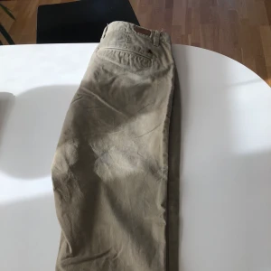 Beiga jeans - Jeans från Marine