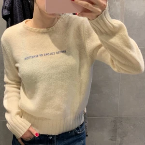 Stickad tröja - Så fin tröja från united colors of benetton, fint skick.💕