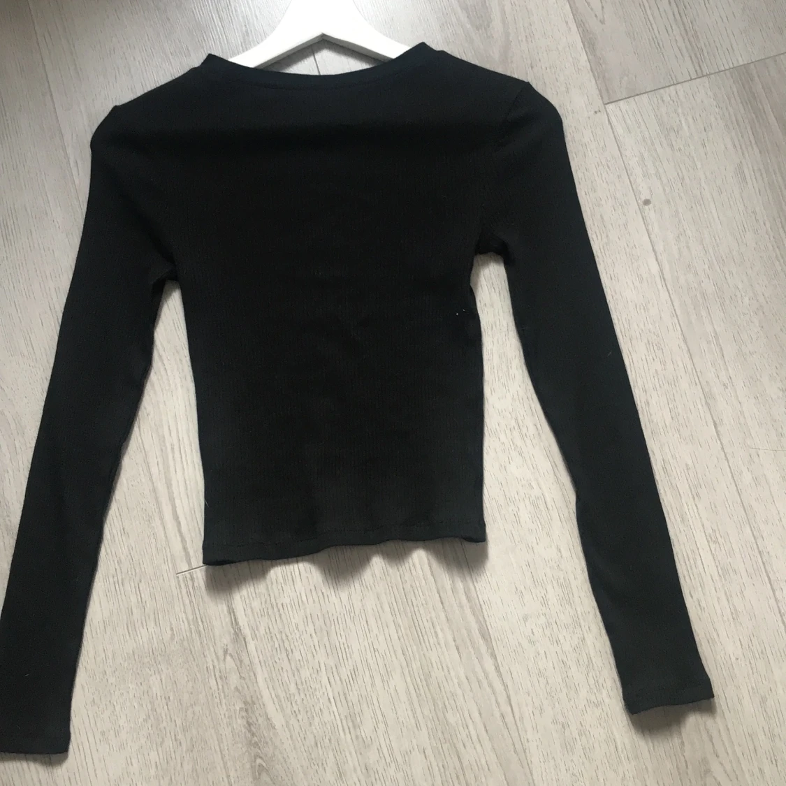 Svart långärmad tröja  - 90