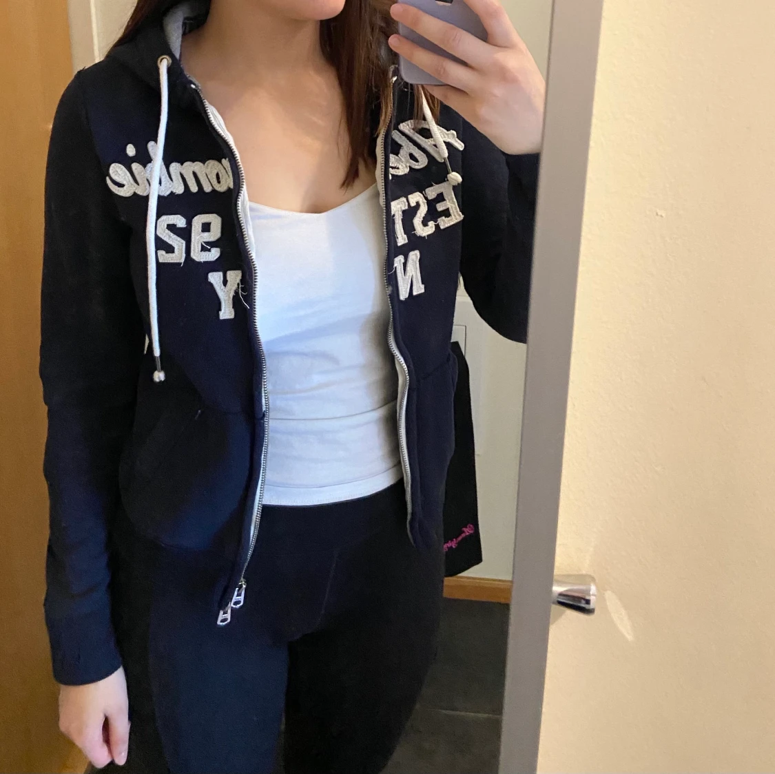 Abercrombie & Fitch - 90