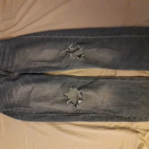 Vanliga jeans  - Ett par Jeans har använt 1 gång.