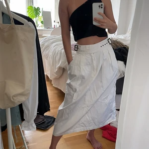 Kjol - Så fin kjol, vintage från H&M!