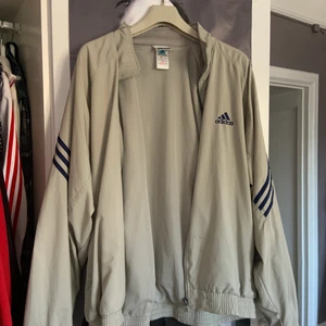 Adidas vindjacka  - 🍰