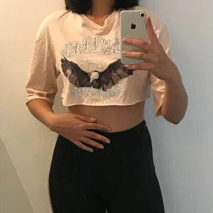 HM topp - HM topp i storlek XS. Nyskick. Köparen står för frakt 