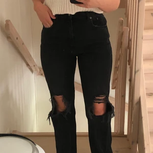 Jeans  - Jeans med hål från nakd i storlek 40 