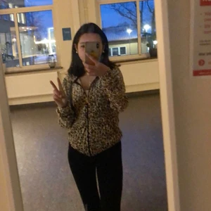 Kofta - Denna kofta från Gina tricot använt några gånger ser ut som helt ny, storlek XS säljer den för 190kr buda  går🥰