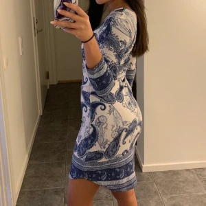 Mönstrad klänning  - Gott skick