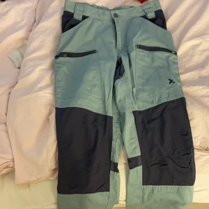 Vandrings byxor - Säljer dom för att jag aldrig vandrar och vet inte när jag ska ha dom, helt nya:) fick dom i present