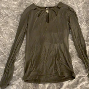 Grön söt topp - Fin topp som blivit för liten använd ett fåtal gånger 